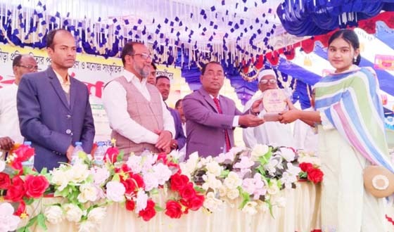 ধামইরহাট বালিকা বিদ্যালয়ে বিদায় ও নবীনবরণ অনুষ্ঠিত