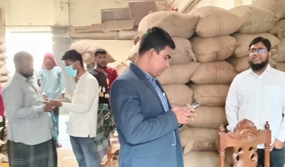 চাঁদপুরে দুই প্রতিষ্ঠানকে ২২ হাজার টাকা জরিমানা