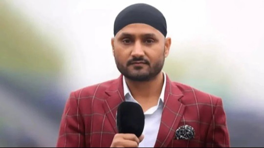 এবার কোহলি-রোহিতকে বাদ দেওয়ার পরামর্শ দিলেন হরভজন