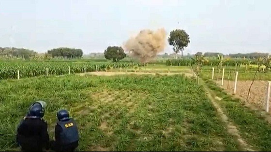 বাড়িবাথান গ্রামের মাঠ থেকে গ্রেনেড উদ্ধার