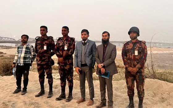 ভেড়ামারায় প্রধান শিক্ষকের বিরুদ্ধে শিক্ষকদের সংবাদ সম্মেলন