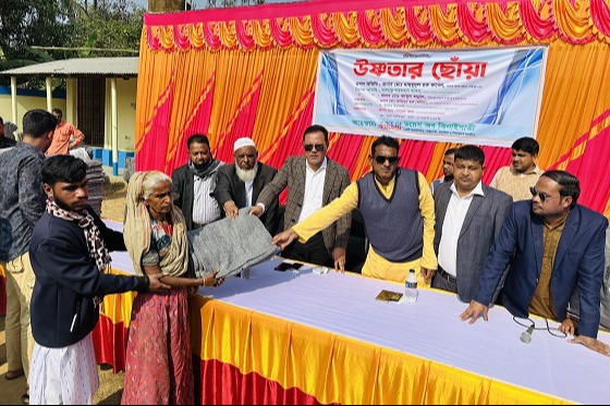 ঝিনাইগাতীতে শীতার্ত মানুষকে কম্বল বিতরণ