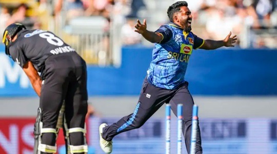 ধবধোলাইয়ের লজ্জা এড়ালো লংকানরা