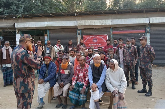 বকশীগঞ্জে স্থানীয়দের সাথে বিজিবির অবহিতকরণ ও মতবিনিময়