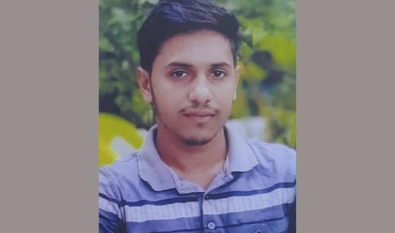 গাবতলীর শহীদ মানিকের লাশ কবর থেকে উত্তোলন