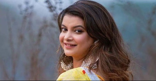 বাবাকে নিয়ে শবনম ফারিয়ার আবেগঘন স্ট্যাটাস