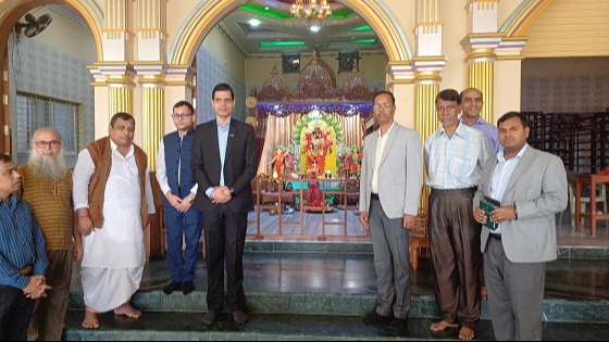 রাঙ্গামাটির শ্রী শ্রী রক্ষা মন্দিরে নেপালের রাষ্ট্রদূত ঘনশ্যাম ভান্ডারী