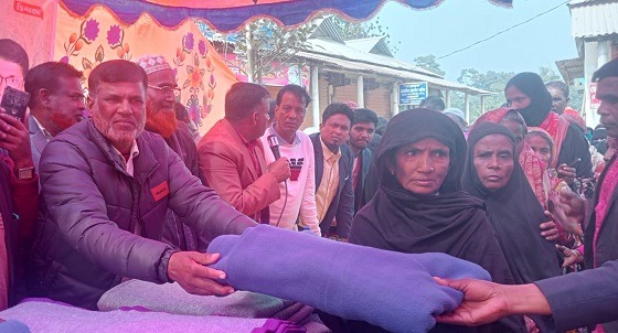 গফরগাঁওয়ে অসহায় হতদরিদ্রদের মাঝে কম্বল বিতরণ