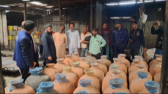 বাঞ্ছারামপুরে ভেজাল গুড় কারখানাসহ বিভিন্ন প্রতিষ্ঠানে অভিযান