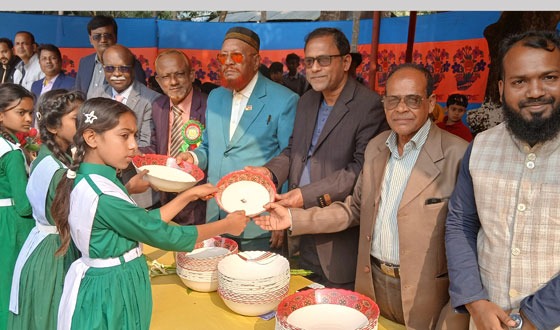 চাটমোহর বালিকা বিদ্যালয়ে ক্রীড়া ও পুরস্কার বিতরণ