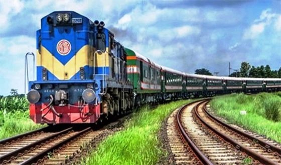 মধ্যরাত থেকে সারা দেশে বন্ধ হতে পারে ট্রেন চলাচল