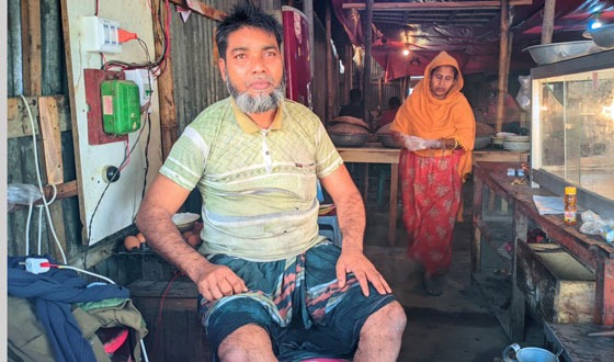 দুই পা নেই, তবুও কাঁধে সংসার