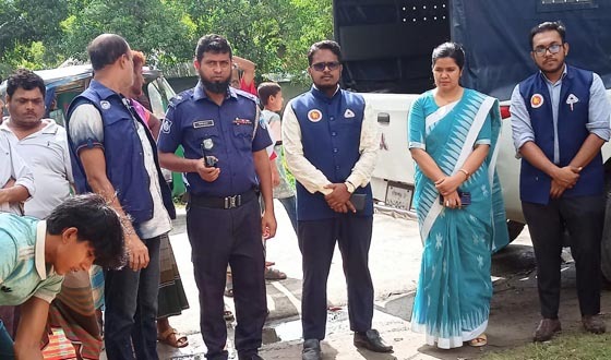হাজীগঞ্জে বিএসটিআই'র মোবাইল কোর্ট অভিযানে দুই প্রতিষ্ঠানকে ৭০ হাজার টাকা জরিমানা