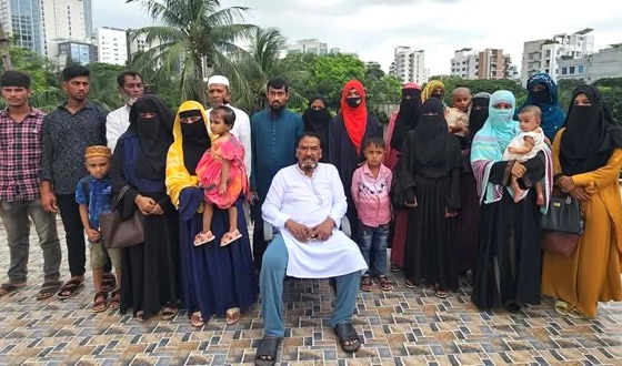 জুলাই বিপ্লবের শহীদ পরিবারের সঙ্গে সাক্ষাৎ করেন মেজর হাফিজ