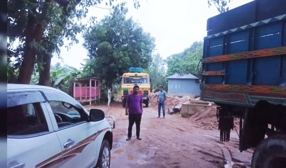 অবৈধ বালু পরিবহনের দায়ে ৯ ট্রাক চালককের কারাদণ্ড
