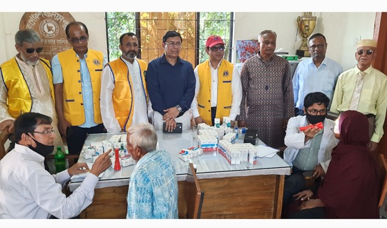 নাসিরনগরে দরিদ্রদের মাঝে খাদ্য সামগ্রী বিতরণ ও চক্ষু চিকিৎসা