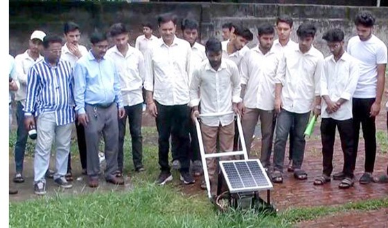 সোলার চালিত ঘাস কাটারমেশিন উদ্ভাবন