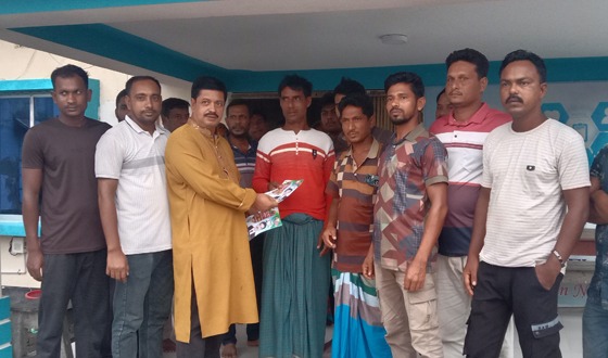 বিএনপি নেতা আব্দুল মজিদের কয়রায় গনসংযোগ ও লিফলেট বিতরন