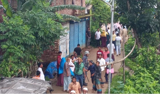 আমতলী ইউনিয়ন পরিষদ চেয়ারম্যানকে জোরপুর্বক তুলে নেয়ার চেষ্টা