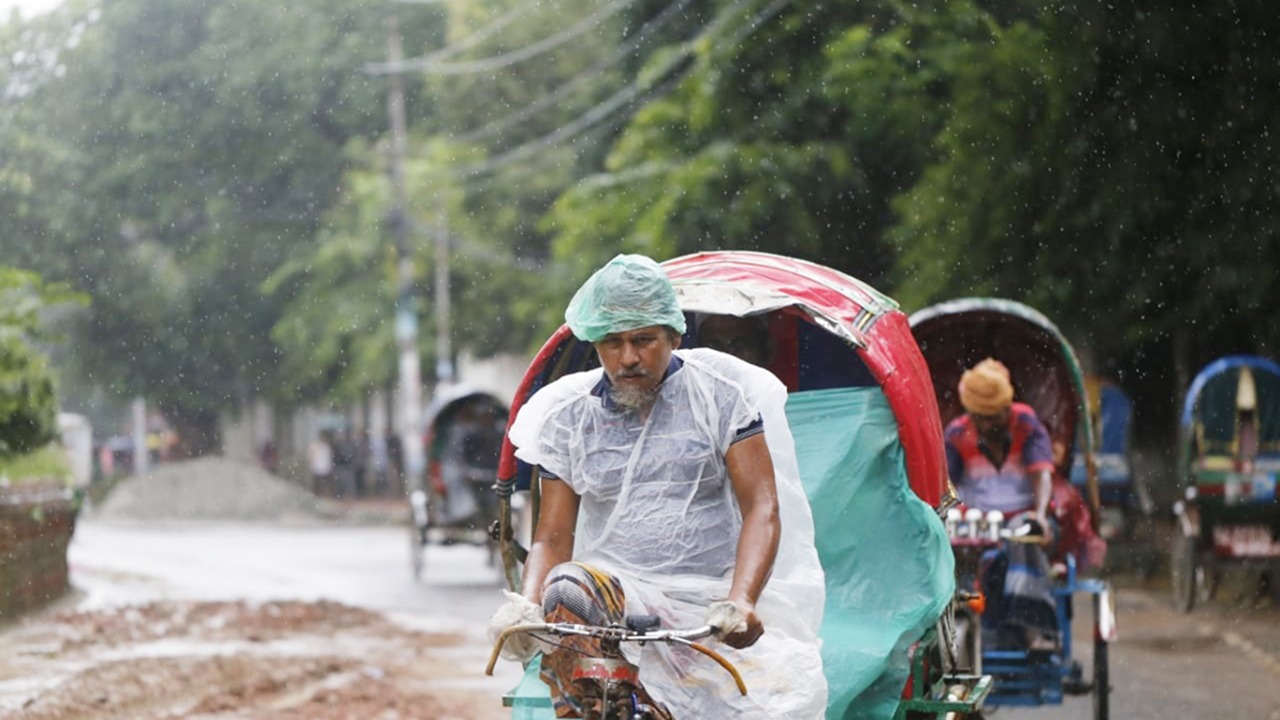 ভারী বর্ষণের পূর্বাভাস আবহাওয়া অধিদপ্তরের