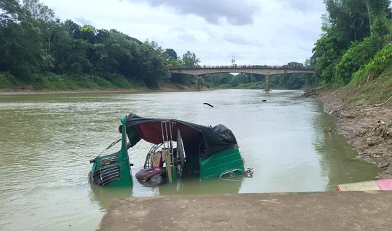 নিখোঁজ অটোরিকশা চালকের লাশ মিললো নদীতে