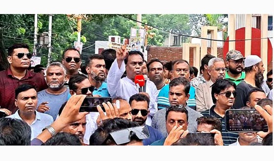 টাঙ্গাইলে স্বেচ্ছাসেবক দলের বিক্ষোভ মিছিল