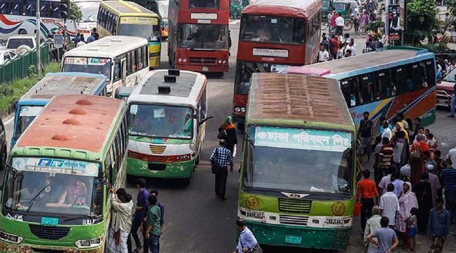 রাজধানীর সড়কে রুট পারমিট ছাড়াই চলাচল করে বিপুলসংখ্যক গণপরিবহন