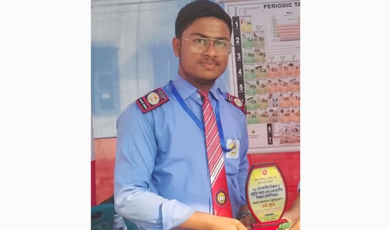 শত প্রতিকূলতায় এসএসসিতে জেলায় সেরা আপন
