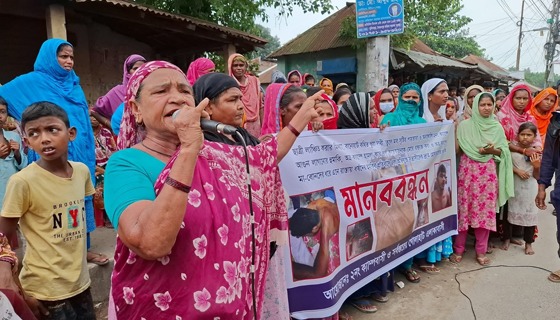 সৈয়দপুরে ধর্ষনের হুমকির প্রতিবাদে মানববন্ধন