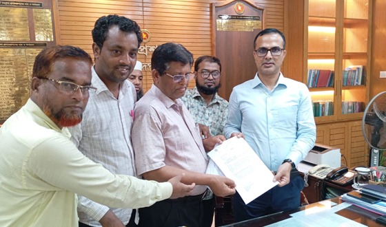 চাঁদপুরে মাধ্যমিক সহকারী শিক্ষক সমিতির স্মারকলিপি প্রদান
