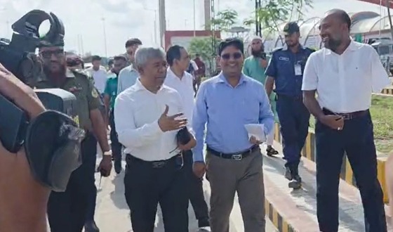 ব্যবসায়ীরা যাতে সহজে ব্যবসা করতে পারে সেদিকে নজরদারি করছি