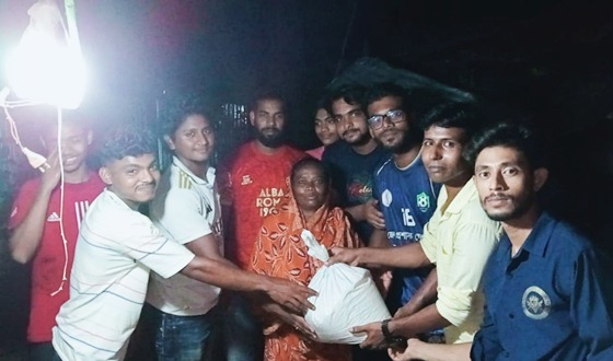 দুর্গাপুরে দুস্থ অসহায় পরিবারের মাঝে খাদ্য উপকরন বিতরন