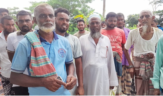 চিতলমারীতে জমি-জমা সংক্রান্ত বিরোধ, পরস্পর বিরোধী বক্তব্য