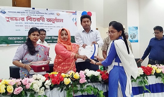 নড়াইলে মেধাবী শিক্ষার্থীদের ক্রেস্ট, সনদপত্র ও সম্মানি প্রদান