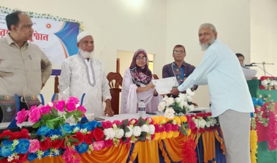 পোরশায় কৃতি শিক্ষার্থীদের সংবর্ধনা