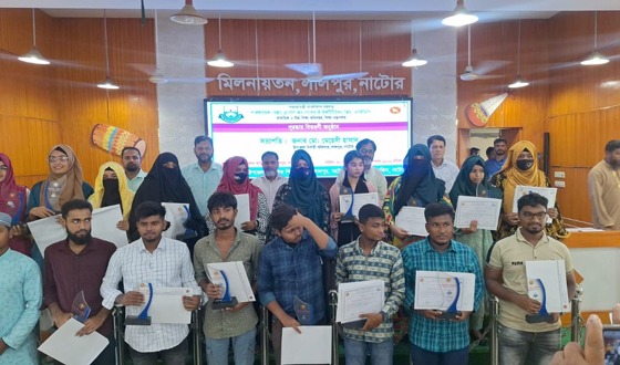 ভালো শিক্ষার্থীর পাশাপাশি ভালো মানুষ হতে হবে