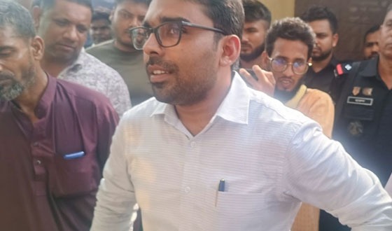 পাটকেলঘাটায় ভাগ্যকুল মিষ্টান্ন ভান্ডারে র‌্যাবের অভিযান ও জরিমানা আদায়