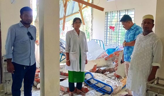 কাউখালী ৫ মিনিটের ঝড়ে লন্ডভন্ড: হাসপাতালে দেওয়াল চাপা পড়ে আহত ৩