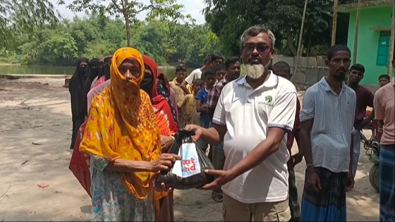 সেনবাগে ২শতাধিক অসহয় ও দুঃস্থদের মাঝে গোস্ত বিতরণ