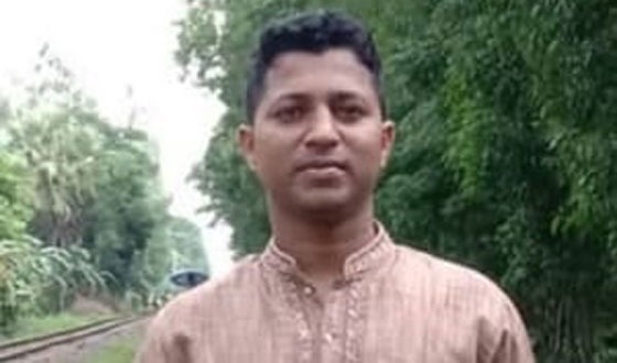 সীতাকুণ্ডে স্কুল শিক্ষক পুলিশের হাতে গ্রেপ্তার