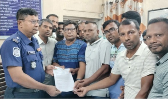 মতলবে বিএনপির মিছিলে হামলায় ইউএনও ও ওসি বরাবর স্মারকলিপি প্রদান