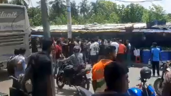 রাজশাহী শিরোইল টার্মিনালে দুপক্ষের ধাওয়া-পাল্টা ধাওয়া