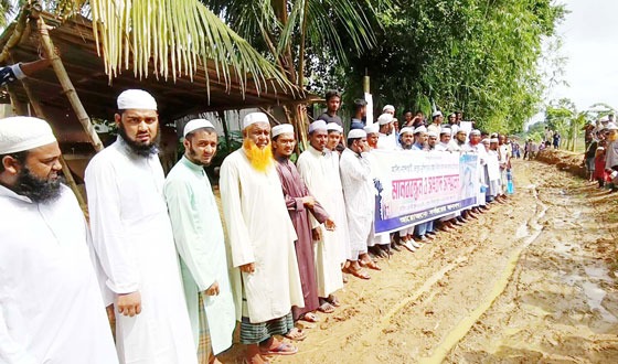 দুর্গাপুরে গ্রামীন রাস্তার কাজ বন্ধ বিপাকে জনগন