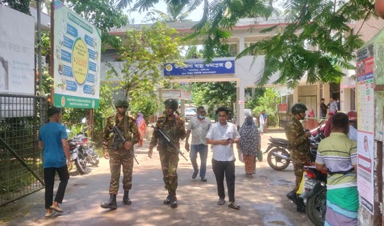 গজারিয়ায় দালাল রোধে উপজেলা স্বাস্থ্য কমপ্লেক্সে অভিযান