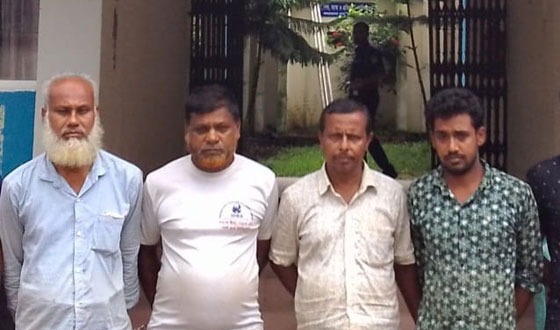 কলমাকান্দায় ২৮ বস্তা সরকারি চাল জব্দ, আটক ৪