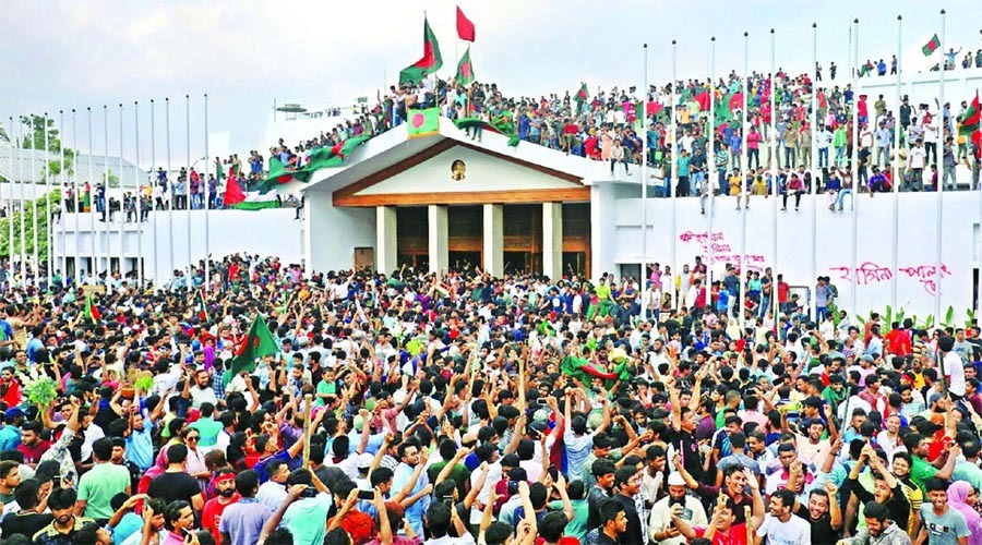 ৫ আগস্ট এখন থেকে সরকারি ছুটি: গণ-অভ্যুত্থান দিবস ঘোষণা