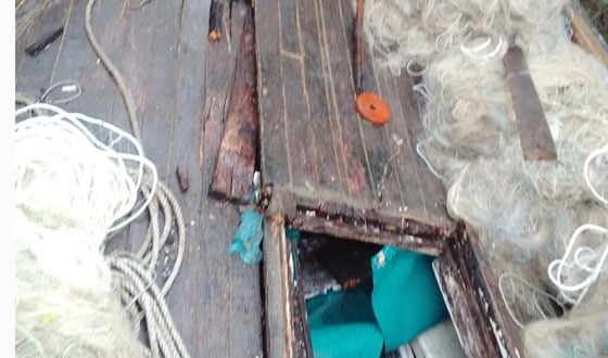 ট্রলারে গ্যাস সিলিন্ডার বিস্ফোরণে ৪ জেলে দগ্ধ