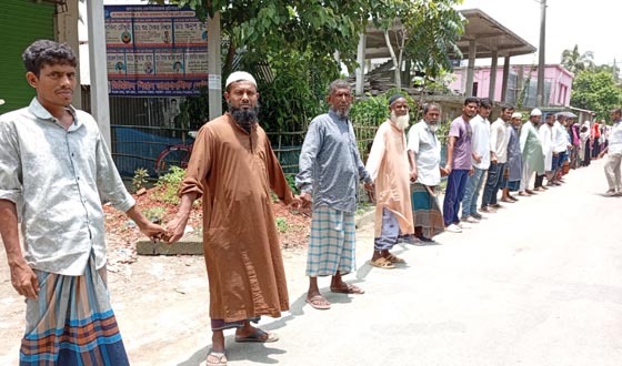 সালমান খন্দকার হত্যা: নিরীহ গ্রামবাসিকে আসামি করায় প্রতিবাদ