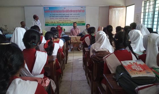 মোল্লাহাটে বিদ্যালয়ভিত্তিক স্যানিটারি ন্যাপকিন ব্যাংক উদ্বোধন