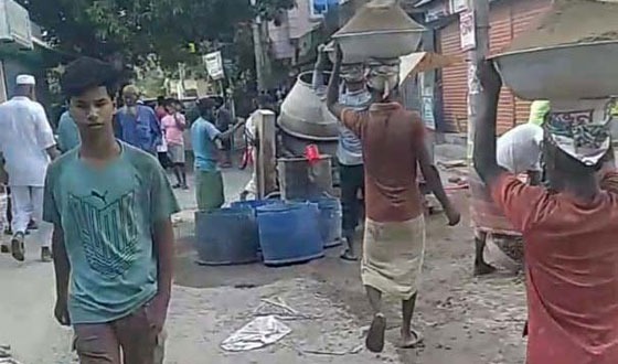 কুলিয়ারচরে এলজিইডি মাধ্যমে রাস্তা উন্নয়ন কাজ চলছে